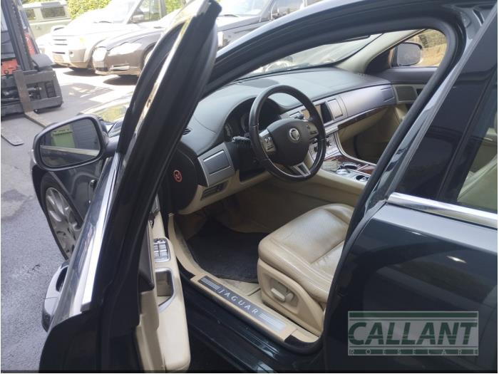 Jaguar XF 2.7 D V6 24V Sloopvoertuig (2010, Donker, Groen)