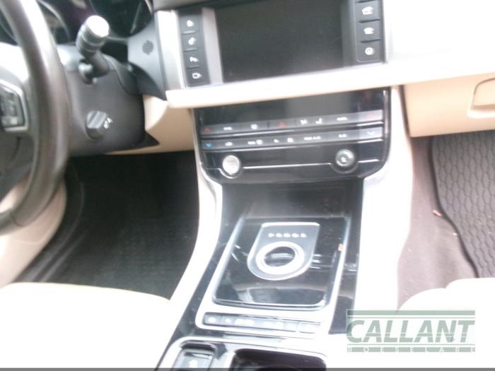 Jaguar XF 2.0d 163 E-Performance 16V Sloopvoertuig (2016, Groen)