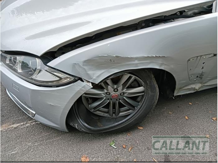 Jaguar XF Sportbrake 2.2 D 16V Sloopvoertuig (2014, Zilver)