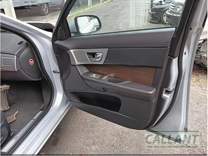 Jaguar XF Sportbrake 2.2 D 16V Sloopvoertuig (2014, Zilver)