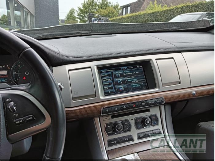 Jaguar XF Sportbrake 2.2 D 16V Sloopvoertuig (2014, Zilver)