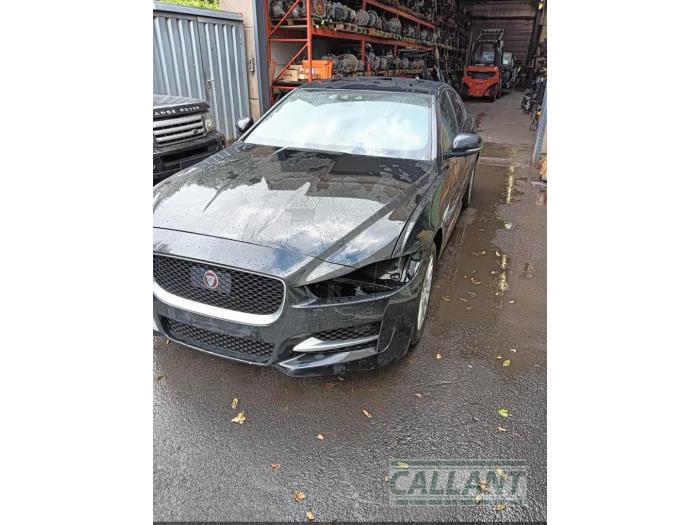 Jaguar XE 2.0 D E-Performance 16V Sloopvoertuig (2015, Zwart)