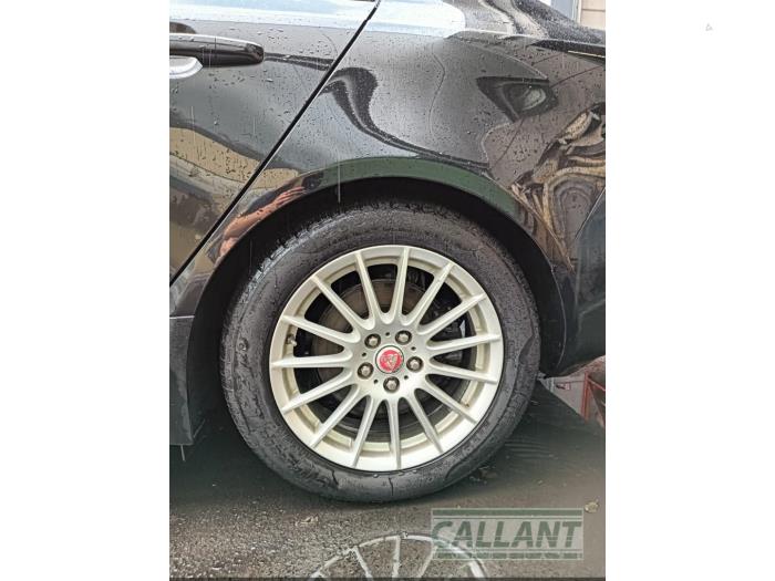 Jaguar XE 2.0 D E-Performance 16V Sloopvoertuig (2015, Zwart)