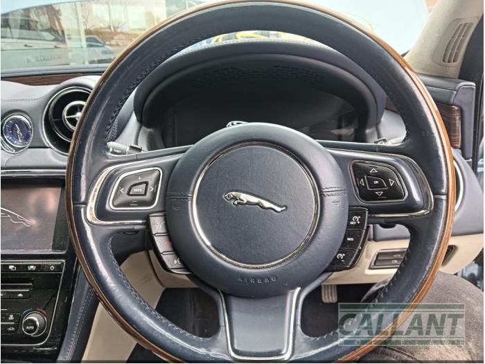 Jaguar XJ 3.0 D V6 24V Sloopvoertuig (2011, Kristal, Blauw)