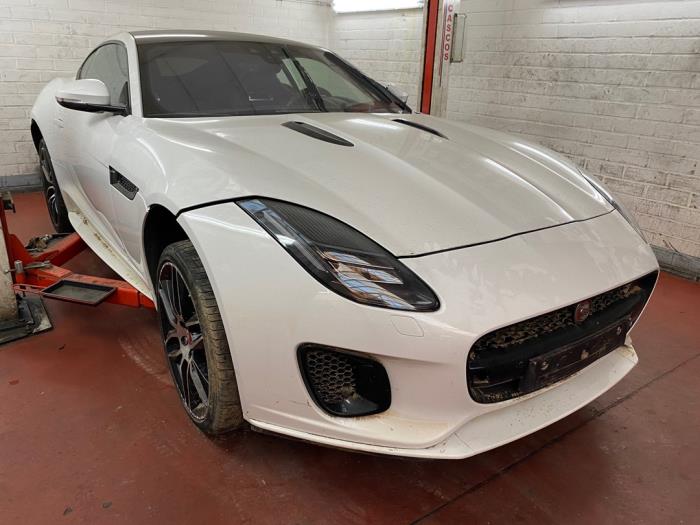 Jaguar F-type 2.0 Turbo 16V Sloopvoertuig (2019, Wit)