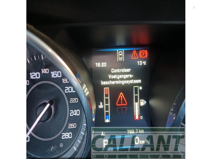 Jaguar XE 2.0 240 Turbo 16V Sloopvoertuig (2015, Groen)