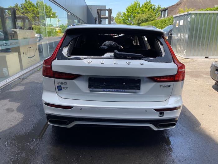 Volvo V60 II 2.0 T6 16V Twin Engine Sloopvoertuig (2020, Kristal, Wit)