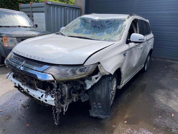Mitsubishi Outlander 2.4 16V PHEV 4x4 Sloopvoertuig (2020, Wit)