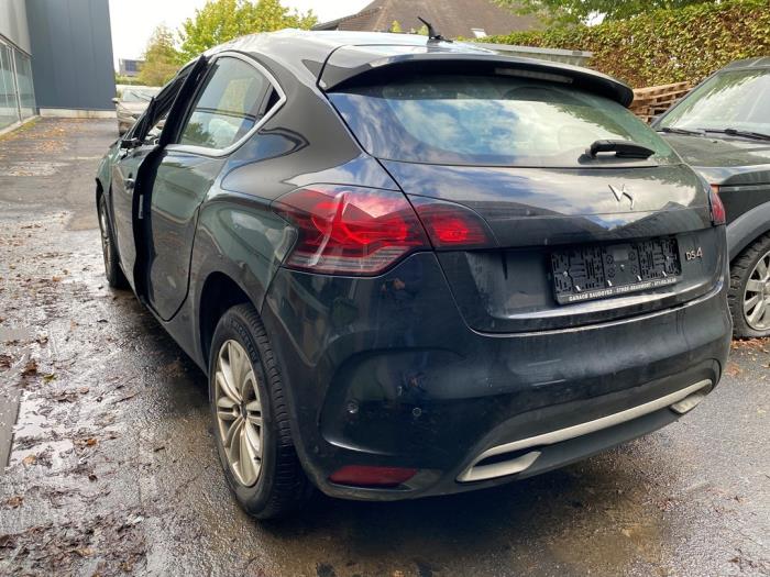 Citroen DS 4/DS 4 Crossback 1.6 BlueHDI 115 Sloopvoertuig (2018, Zwart)