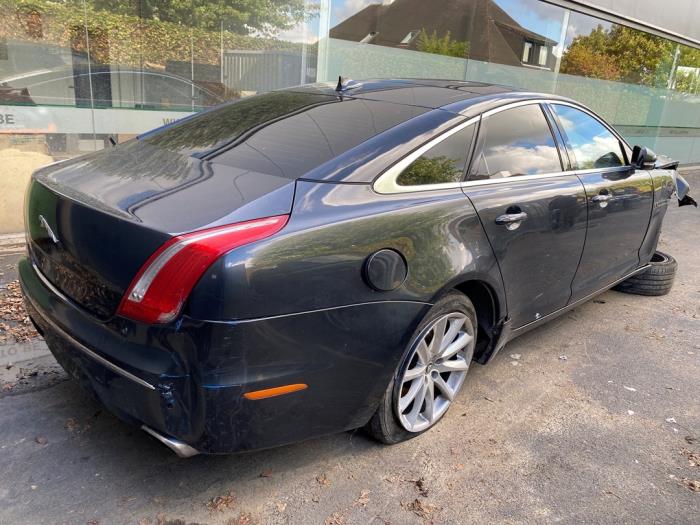 Jaguar XJ 3.0 D V6 24V Sloopvoertuig (2013, Grijs)