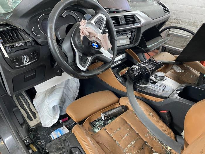 BMW X4 xDrive 20d 2.0 TwinPower Turbo 16V Sloopvoertuig (2019, Metallic, Zwart)