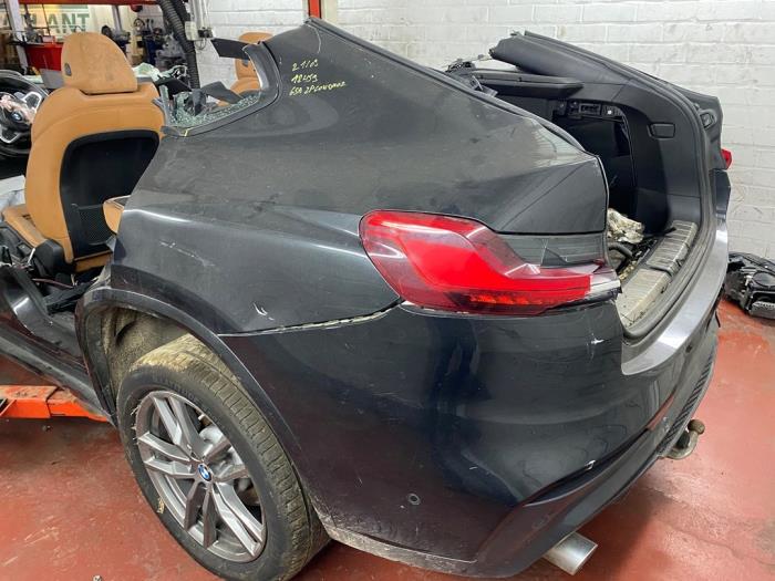 BMW X4 xDrive 20d 2.0 TwinPower Turbo 16V Sloopvoertuig (2019, Metallic, Zwart)
