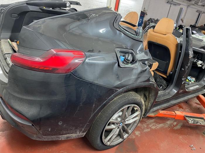 BMW X4 xDrive 20d 2.0 TwinPower Turbo 16V Sloopvoertuig (2019, Metallic, Zwart)
