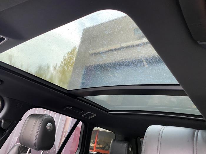 Landrover Range Rover IV 4.4 SDV8 32V Sloopvoertuig (2015, Metallic, Zwart)