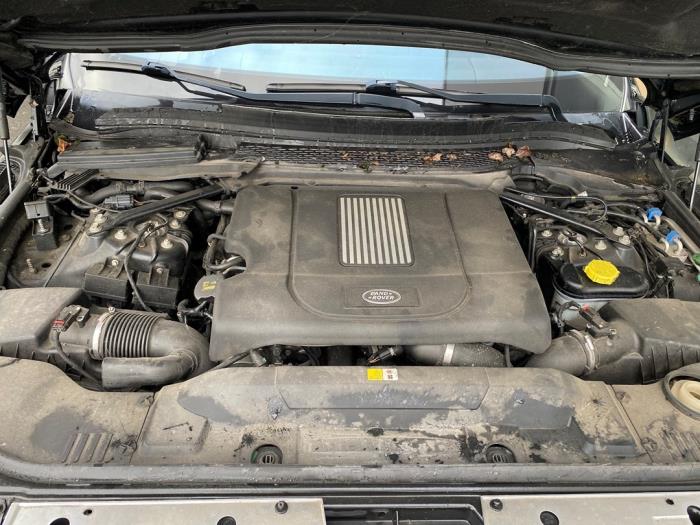 Landrover Range Rover IV 4.4 SDV8 32V Sloopvoertuig (2015, Metallic, Zwart)