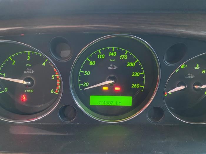 Jaguar XJ 2.7d V6 24V Sloopvoertuig (2009, Metallic, Zwart)