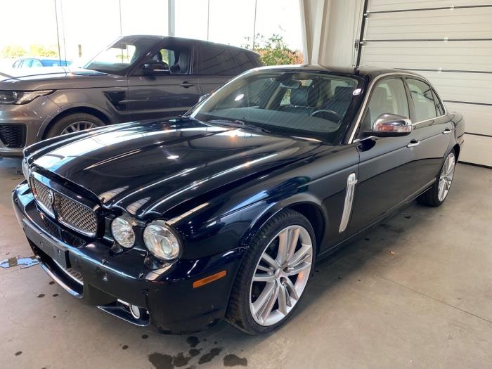 Jaguar XJ 2.7d V6 24V Sloopvoertuig (2009, Metallic, Zwart)
