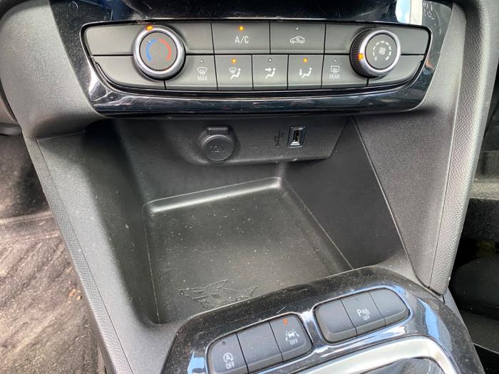 Opel Corsa F 1.2 12V 75 Sloopvoertuig (2020, Metallic, Zwart)