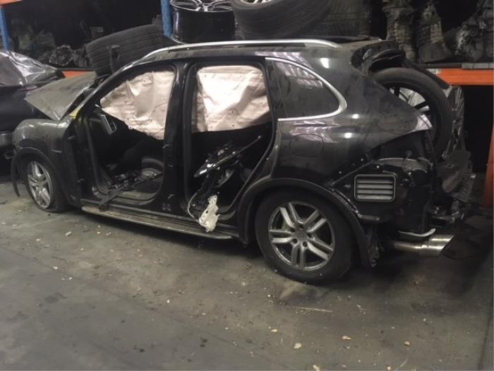 Porsche Cayenne II 3.0 S E-Hybrid 24V Sloopvoertuig (2016, Zwart)