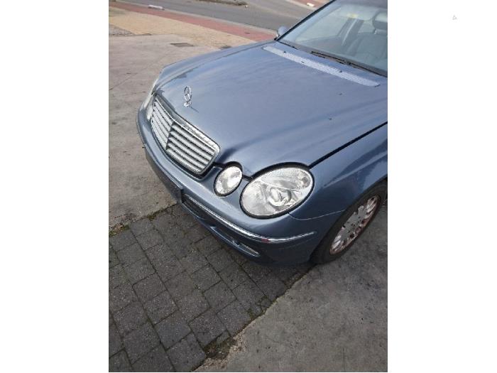 Mercedes E 2.2 E-220 CDI 16V Sloopvoertuig (2004, Metallic, Blauw)
