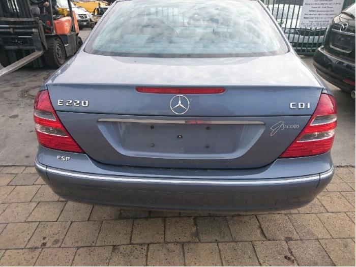 Mercedes E 2.2 E-220 CDI 16V Sloopvoertuig (2004, Metallic, Blauw)