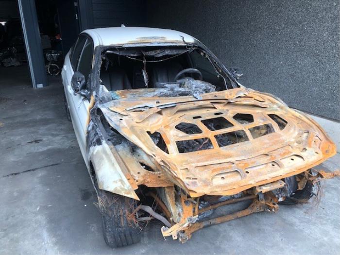 BMW 3 serie 316d 2.0 16V Sloopvoertuig (2012, Metallic, Wit)