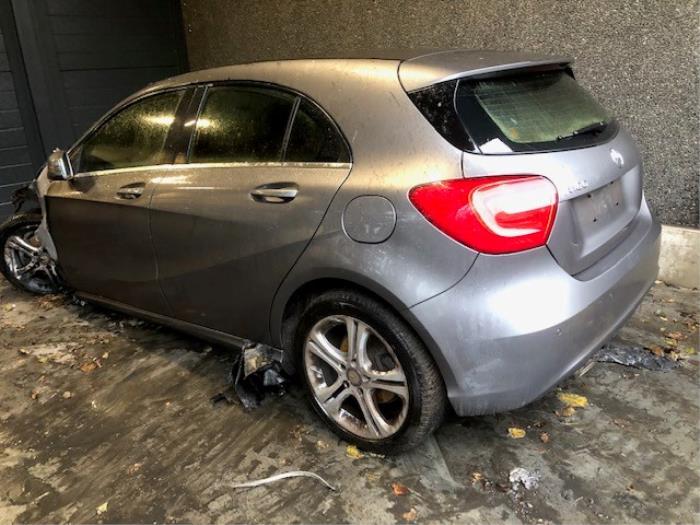 Mercedes A 1.6 A-180 16V Sloopvoertuig (2014)