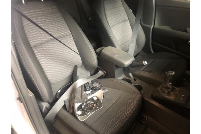 Kia Stonic 1.4 MPI 16V Sloopvoertuig (2019, Zilver)