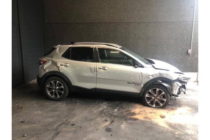 Kia Stonic 1.4 MPI 16V Sloopvoertuig (2019, Zilver)