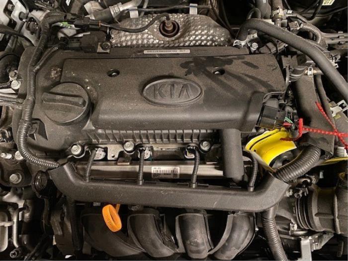 Kia Stonic 1.4 MPI 16V Sloopvoertuig (2019, Zilver)