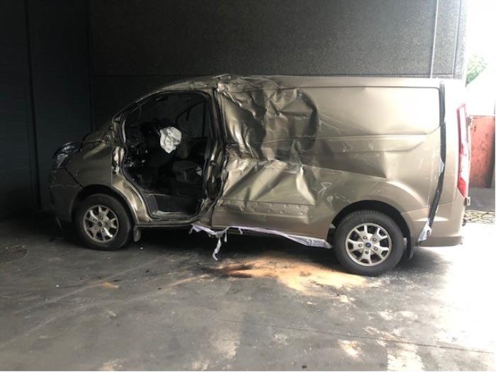 Ford Transit Custom 2.0 TDCi 16V Eco Blue 170 Sloopvoertuig (2019, Zilver)