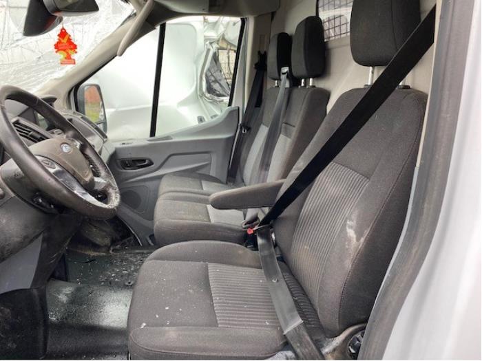 Ford Transit 2.0 TDCi 16V Eco Blue 170 Sloopvoertuig (2018, Roze, Wit)