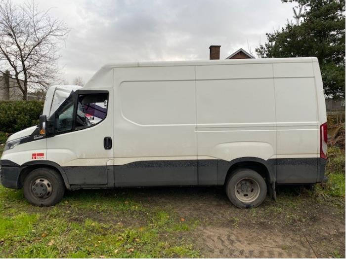 Iveco Daily Sloopvoertuig (2016, Wit)
