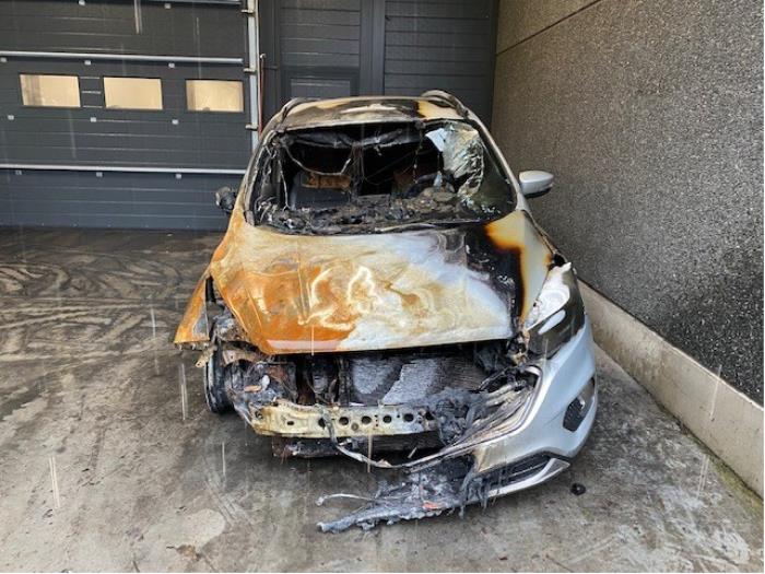 Ford Kuga Sloopvoertuig (2017, Moondust, Zilver)