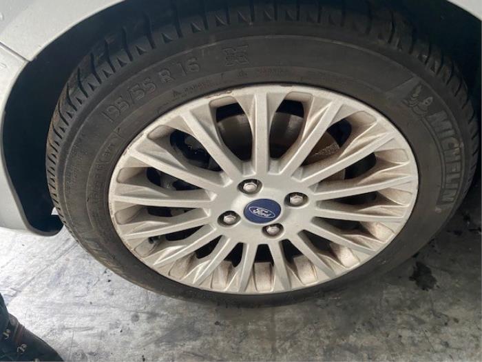 Ford B-Max 1.5 TDCi Sloopvoertuig (2013, Moondust, Zilver)