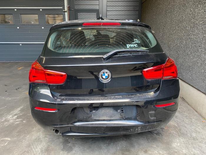 BMW 1 serie 116i 1.5 12V Sloopvoertuig (2018, Metallic, Zwart)