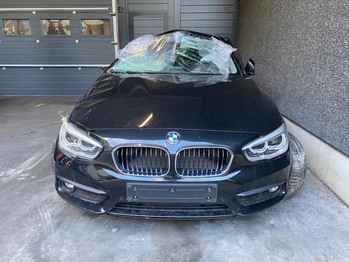 BMW 1 serie 116i 1.5 12V Sloopvoertuig (2018, Metallic, Zwart)