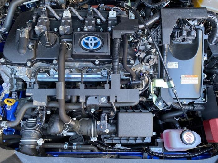 Toyota C-HR 1.8 16V Hybrid Sloopvoertuig (2019, Blauw)