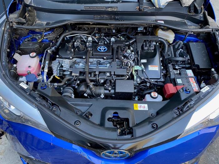 Toyota C-HR 1.8 16V Hybrid Sloopvoertuig (2019, Blauw)