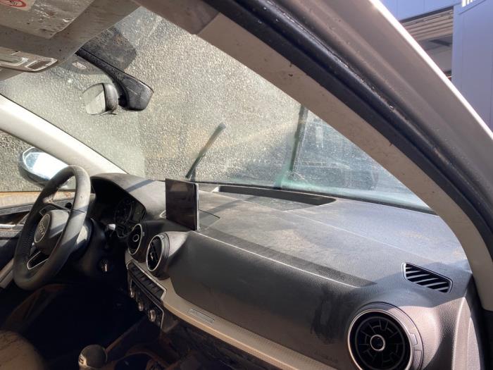 Audi Q2 1.0 30 TFSI 12V Sloopvoertuig (2019, Zilver)