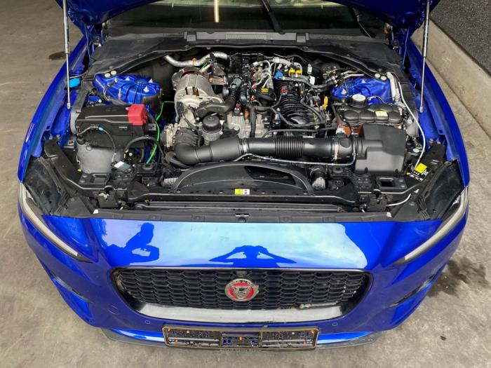 Jaguar XE 2.0d 180 16V Sloopvoertuig (2020, Blauw)