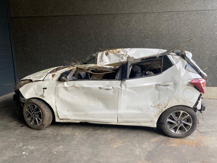 Hyundai i10 1.0 12V Sloopvoertuig (2020, Wit)