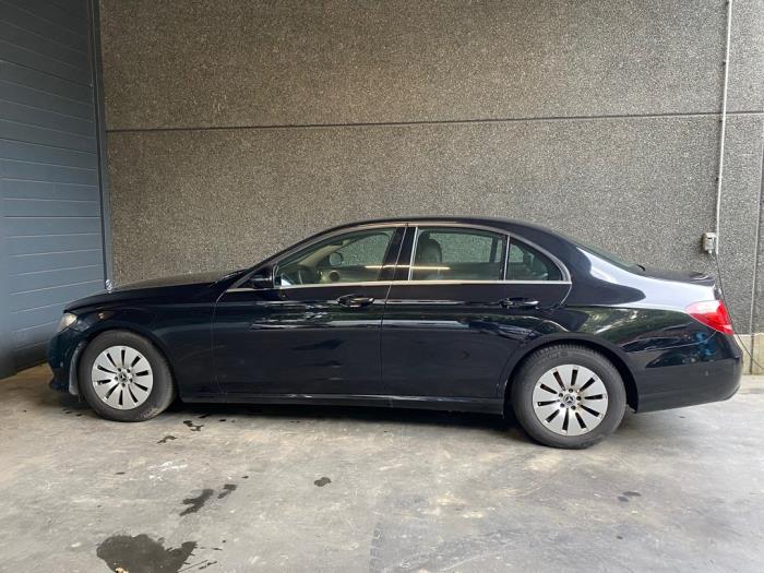 Mercedes E E-200d 2.0 Turbo 16V Sloopvoertuig (2018, Zwart)