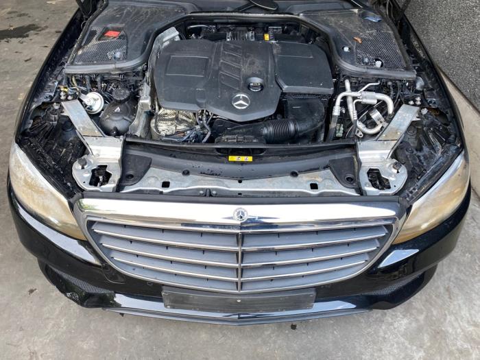 Mercedes E E-200d 2.0 Turbo 16V Sloopvoertuig (2018, Zwart)