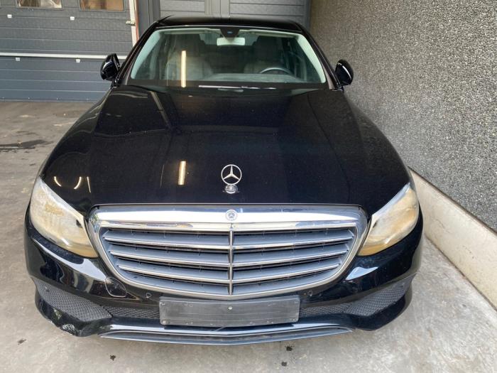 Mercedes E E-200d 2.0 Turbo 16V Sloopvoertuig (2018, Zwart)