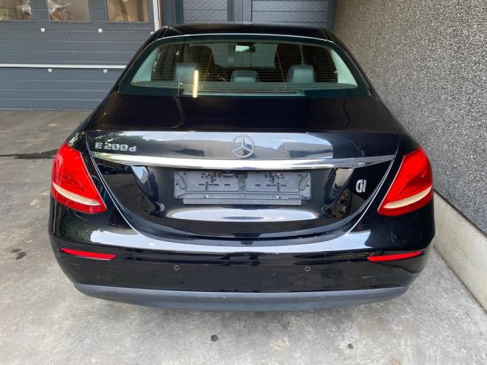 Mercedes E E-200d 2.0 Turbo 16V Sloopvoertuig (2018, Zwart)