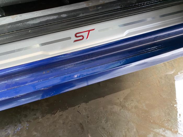 Ford Focus 2 2.5 20V ST Sloopvoertuig (2010, Blauw)