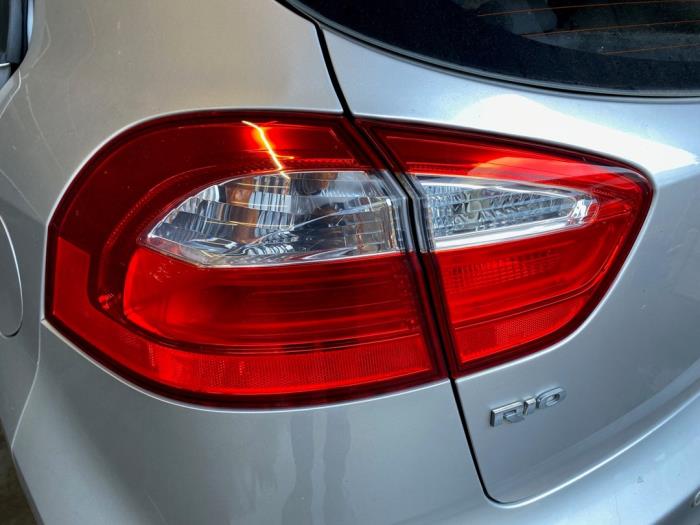 Kia Rio III 1.2 CVVT 16V Sloopvoertuig (2012, Zilver)