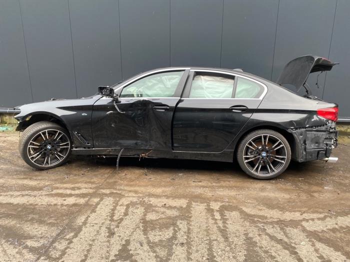 BMW 5 serie 523i 2.0 TwinPower Turbo 16V Sloopvoertuig (2020, Zwart)