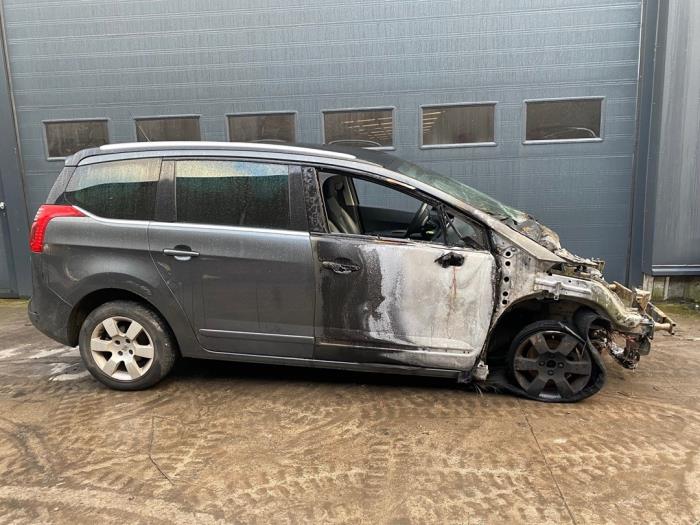 Peugeot 5008 I 1.6 HDiF 16V Sloopvoertuig (2012, Grijs)